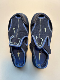 Sandales / souliers d'eau Nike garçon (USA 12 EUR 29 - 30)