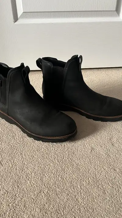 Unisex Large ( size 11  Men’s) Boots ( From Roots), View more