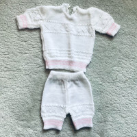 Newborn/ 0-2 Months 2 Piece Knit Outfit