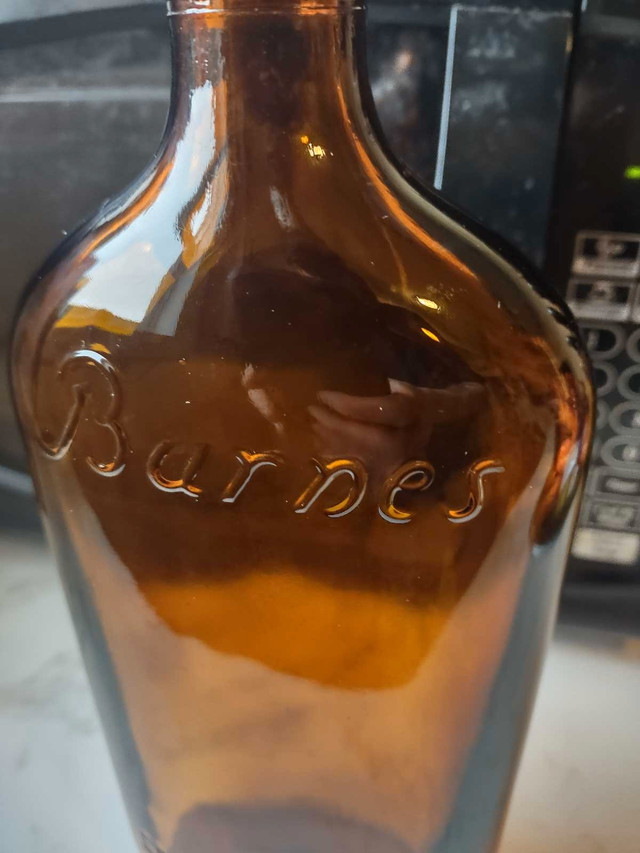 Barnes  vintage  bottle  est 1873 in Arts & Collectibles in New Glasgow