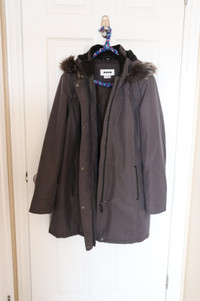 WOMEN'S WINTER COAT (XL) - LOW PRICE!