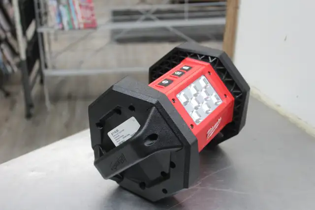 Milwaukee M18 Floodlight in Power Tools in Peterborough - Image 5