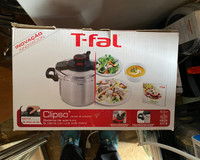 Tfal clipso pressure cooker brand new 