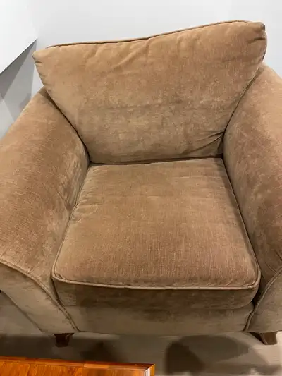 Fauteuil et ses coussins à vendre, View more