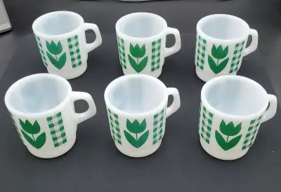 6 PCS TERMOCRISA MILK GLASS MUGS GREEN TULIP AND GINGHAM CHECK, View more