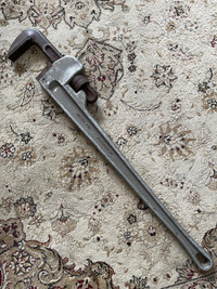 Power fist 36-inch Pipe Wrench Aluminum 
