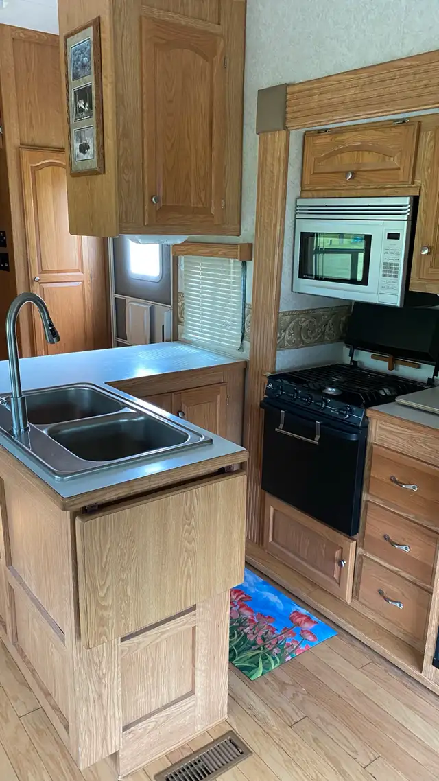 travel trailer (fifth wheel) in Travel Trailers & Campers in Quesnel - Image 7