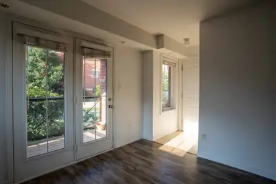 Beautifully renovated 2-bedroom, 2-bathroom unit located in the heart of Oakville. This bright and s...