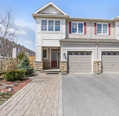 Beautiful 3-Bedroom Semi-Detached Home for Rent – Half Moon Bay, Barrhaven! Spacious end-unit home f...