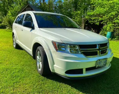 2016 Dodge Journey ,canada value package This vehicle is a 5 seater. 2.4 litre engine. Great on fuel...