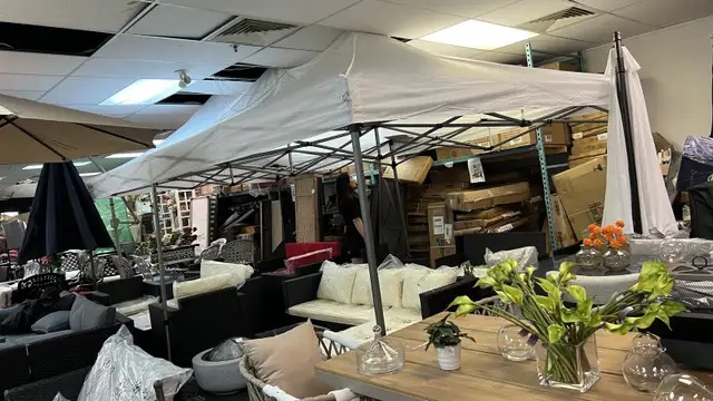 Nice C Canopy Tent, Outdoor Tent, Party Tent, Gazebos, Outdoor C in Patio & Garden Furniture in Markham / York Region - Image 2