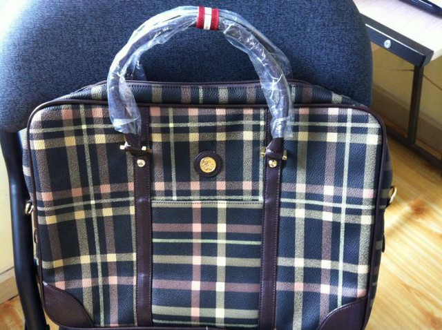 Brand new Women's laptop bag / sac dans Femmes - Sacs et portefeuilles  à Ville de Montréal