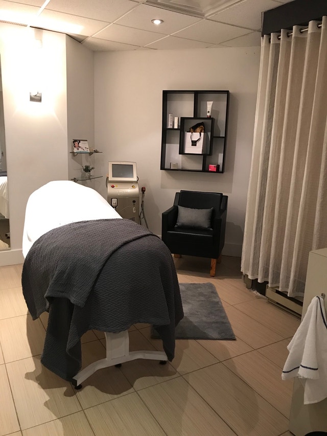 Épilation laser, Cire, Rasage, Trimage pour H par technicien H