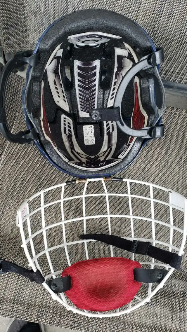 hockey equipment in Hockey in City of Toronto - Image 7