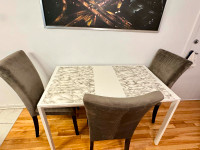 Table et 3 chaises