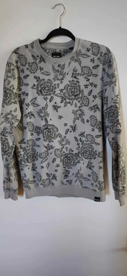 NEW Sweatshirts Only & Sons in Women's - Bottoms in Ottawa - Image 3