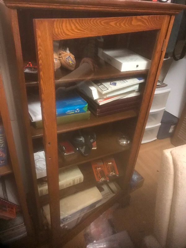 Antique oak cabinet in Hutches & Display Cabinets in Winnipeg