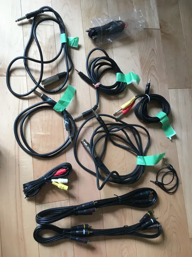 Audio music equipment: mic's, headphones, mix, cables in Pro Audio & Recording Equipment in Oakville / Halton Region - Image 10