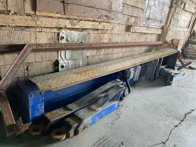 Model SL-9L Lift de marque techno lift de 10000 Lbs en bonne condition et fonctionne très bien. À qu...
