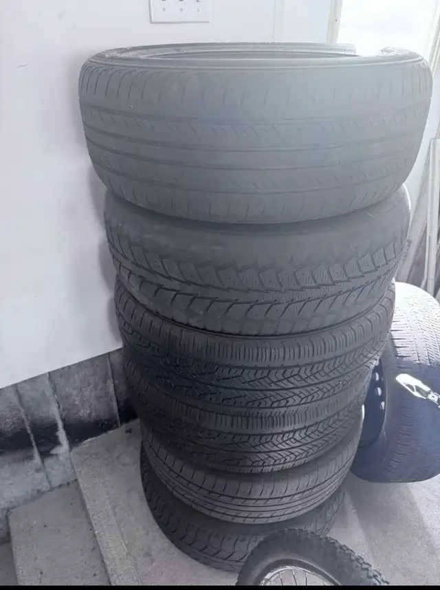 Lot  de 10.  225/60R16 grand caravan été/hiver in ATV Parts, Trailers & Accessories in Shawinigan - Image 3