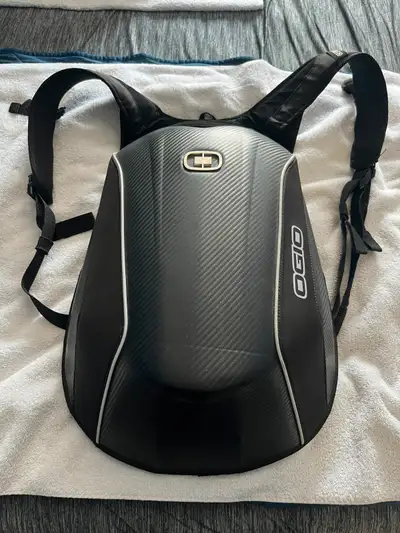 Barely used for 2 years, no signs of wear, might have used 10 times total. Description What can be b...