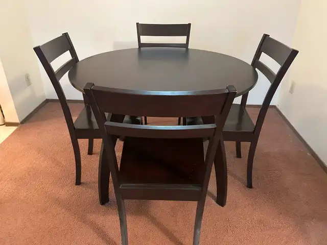 Dining Table + 4 Chairs63347539518593121