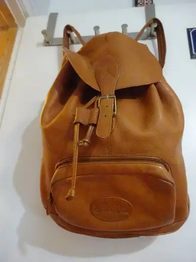 sac bugatti cuir a dos  caramel, View more