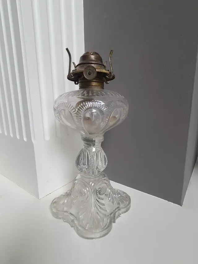 Antique Hurricane Lamps in Arts & Collectibles in Calgary - Image 8
