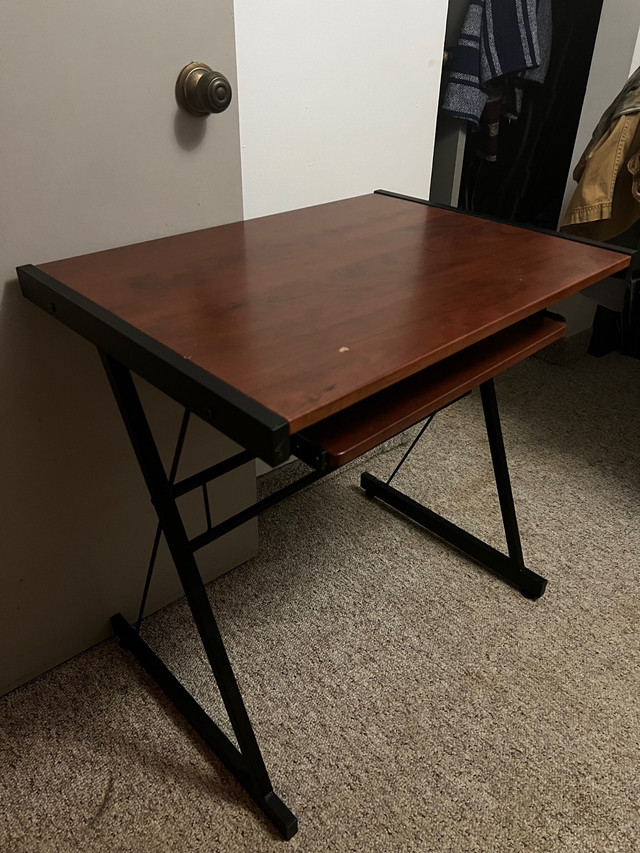 Small Computer Desk  in Desks in Kitchener / Waterloo - Image 3