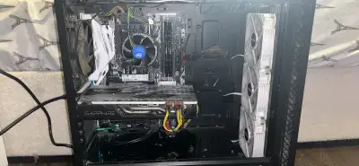 GPU: Sapphire Nitro+ Radeon RX 580 8GB GDDR5 (Fan on bottom) CPU: Intel Core i5-9100 g (Fan Cooled)...