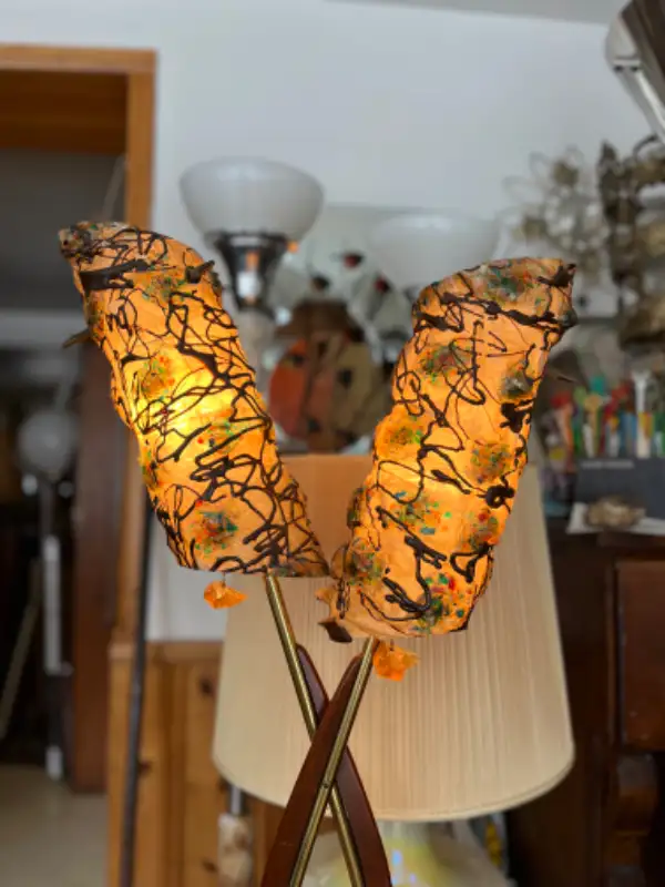 Pair of matching Majestic style MCM Lamps 1960 Vintage in Indoor Lighting & Fans in West Island - Image 4