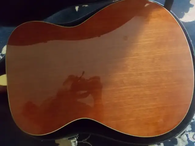 YAMAHA ACOUSTIC GUITAR in Guitars in Peterborough - Image 6