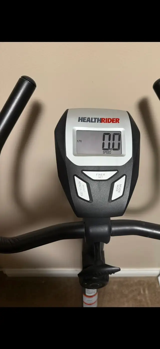 HealthRider H15X Exercise Bike in Exercise Equipment in Delta/Surrey/Langley - Image 2