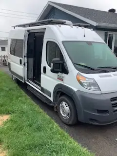 Promaster 2500 Panneaux solaires 100% autonome N'a pas connu l'hiver. Raison de la vente : départ à...