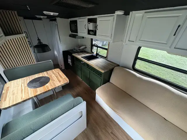 Fleetwood 28’ camper in Travel Trailers & Campers in Kingston - Image 2