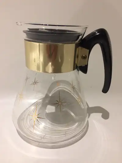 Dimensions: 6,75" de haut X 5" de large. Superbe Pot (Réchaud) à Café en verre avec poignée et capuc...