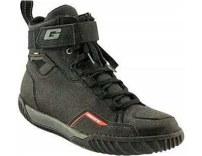 Size 12. Excellent condition. Worn a few times.
