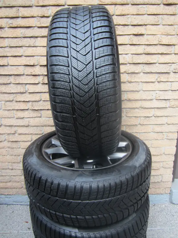 Next to new 2023 BMW X5 X6 factory 19"wheel  snow set style 735 in Tires & Rims in Oakville / Halton Region - Image 6