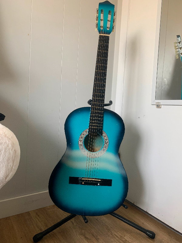 Blue Guitar in Guitars in Windsor Region