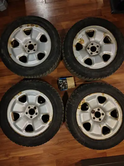 Starfire RS-W 5.0 Winter tires, size 225/60R17. Bolts Pattern: 5x110 I used these for one season on...