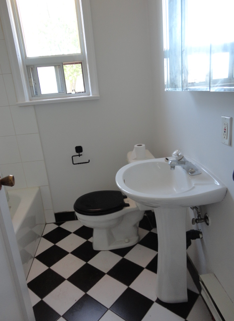 Rooms for Rent. Lansdowne & Davenport. Starting at $1100/month in Room Rentals & Roommates in City of Toronto - Image 7