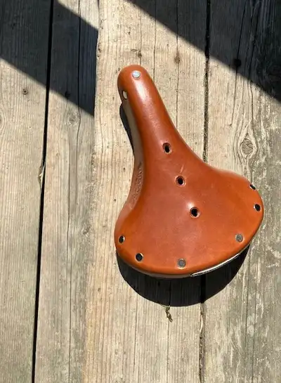 Brooks B17s Classic - Short leather saddle, honey, almost new, View more