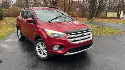 2018 Ford Escape EcoBoost , very clean vehicle ( non smoker owned ) Cruse controls / adaptive cruse...