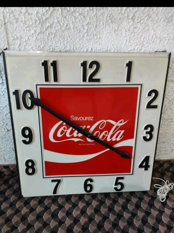  Coca-Cola Horloge/Clock lumineuse dans Art et objets de collection  à Ville de Montréal - Image 2