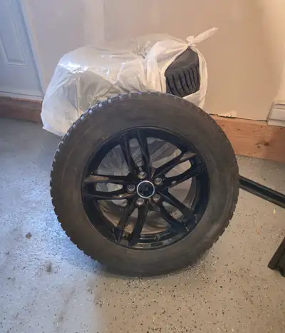 **4 pneus d’hiver Nexen Winspike3 sur mags 17 po | 225/65R17** Ensemble de 4 pneus d’hiver Nexen Win...