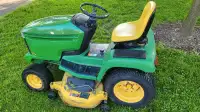 John Deere 325 lawn tractor