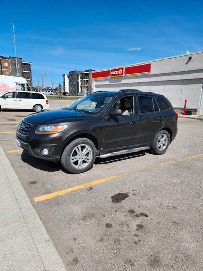 AWD 2011 Santa fe 3.5L 6 cylinder with tow package.