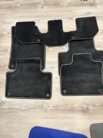 2016 Volvo XC90 Floor Mats - Carpeted - R-Design, Charcoal, View more