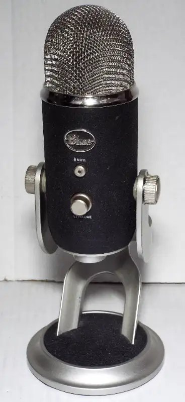 Blue Yeti Pro Studio - XLR and USB Condenser Microphone in Pro Audio & Recording Equipment in Markham / York Region - Image 7