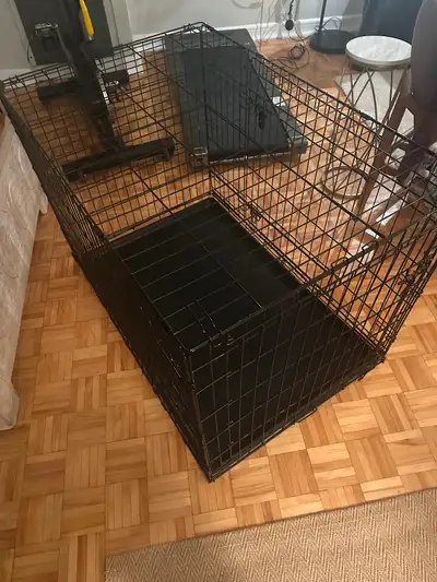 Metal dog crate, great condition, X-Large, 46” x 29” Smoke free home $70